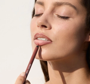 Gosh Velvet Touch wodoodporna konturówka do ust 012 Rasin 1,2 g