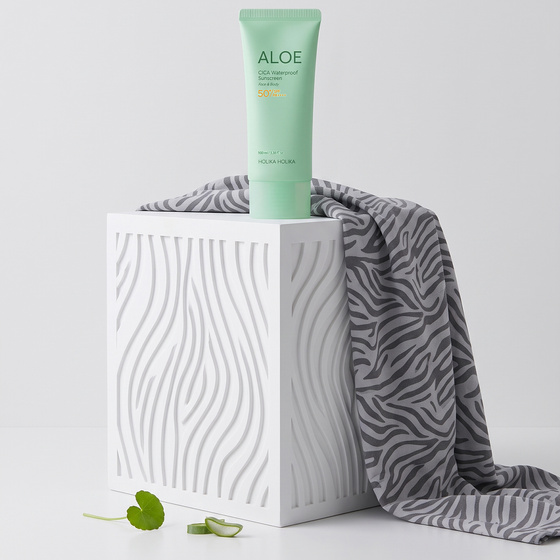 Holika Holika Aloe CICA Waterproof Sunscreen SPF50+ PA++++ wodoodporny krem-żel przeciwsłoneczny do ciała i twarzy 100 ml