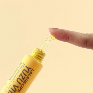LalaRecipe Yuzu Vita C Eye Serum rozjaśniające serum pod oczy z witaminą C i niacynamidem 5% 35 ml