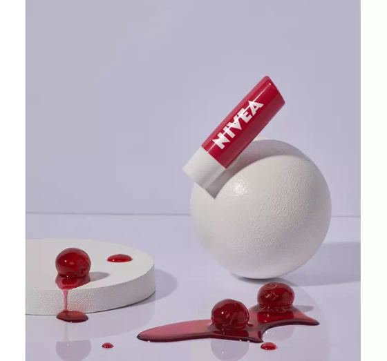 NIVEA pielęgnująca pomadka do ust Cherry Shine 4,8g
