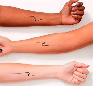 Maybelline Tattoo Liner Ink Pen precyzyjny liner w pisaku 880 Jet Black