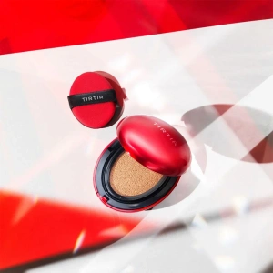 TIRTIR Mask Fit Red Cushion SPF40 PA++ długotrwały mini podkład do twarzy w kompakcie 29N Natural Beige 4,5 g